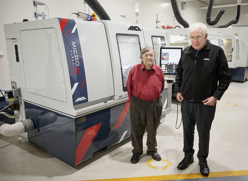 MicroX ULTRA: Industry-first micro tool grinding using nanometer resolution down to D0.03mm